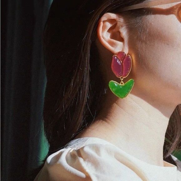 - - 18K GP Vintage Tulip 🌷 Dangle Earrings - Picture 8 of 11